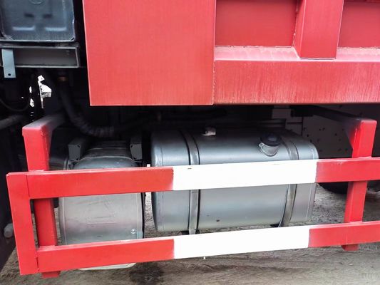 シノトルク HOWO ダンプトラック ユーロ3 6X4 トラック 375HP 20CBM ティッパー トラック 40トンの要素価格