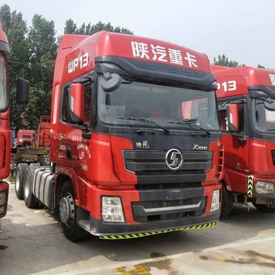 Shaanxi Shacman重型トラックヘッド トラクタートラック 6X4 4X2 左方向 WEICHAIエンジン