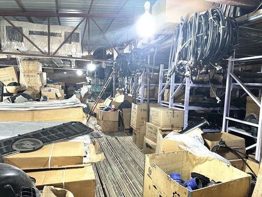 シャックマンスペアパーツ X3000クラッチ マスターシリンダー DZ93189230090 そしてタンク組立